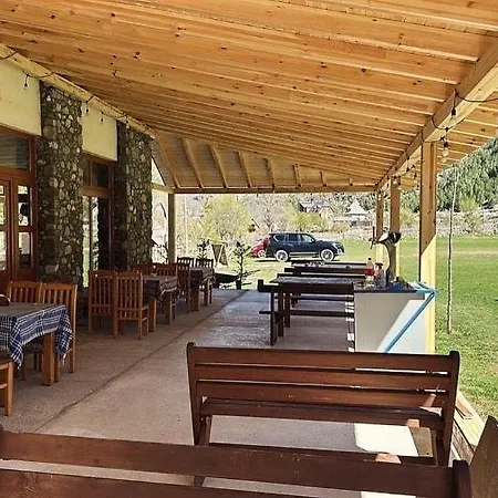 Πανσιόν Petriti 4*