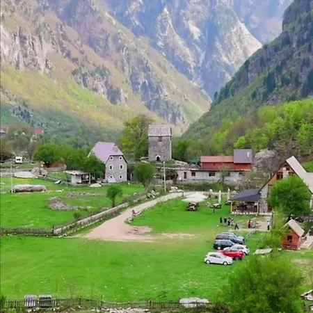 Petriti Πανσιόν Theth