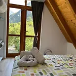 Petriti Πανσιόν 4*