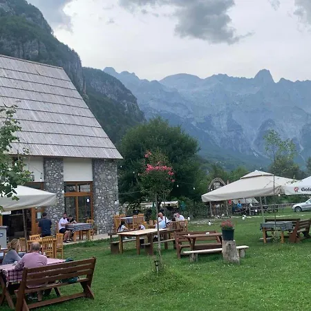 Guest house Petriti Theth