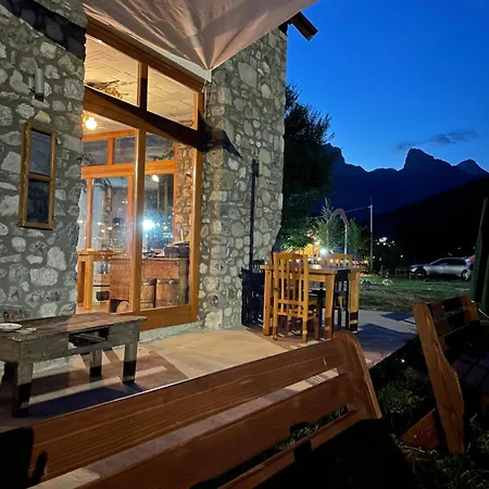 Guest house Petriti Theth