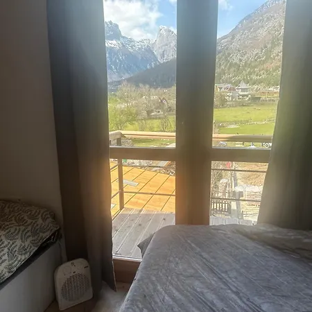 Guest house Petriti Theth